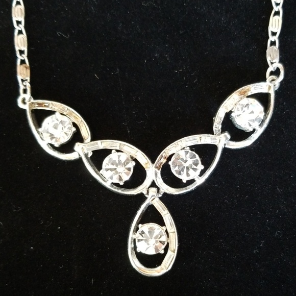 Vintage 1950s Rhinestone Necklace Silvertone - Picture 2 of 9